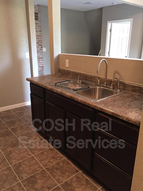 Building Photo - 1255 S Main St