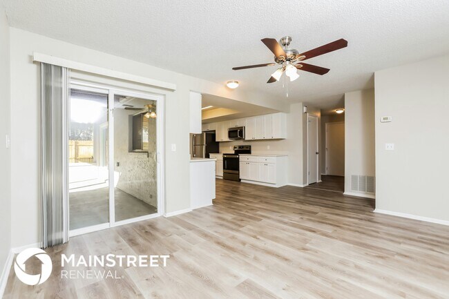 Building Photo - 1800 Gladiolas Dr