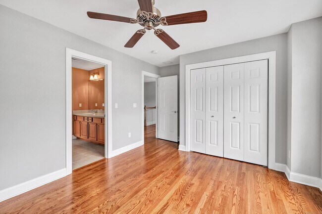 Building Photo - 70 Maple Oak Dr