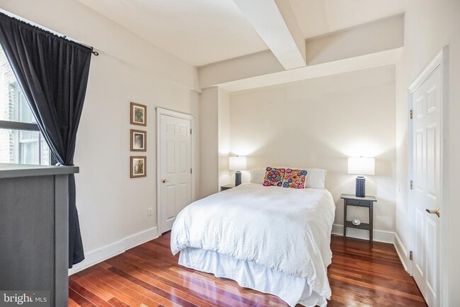 Building Photo - 1500 Chestnut St