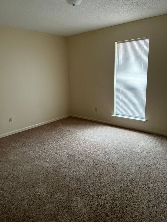 Building Photo - Buck Lane, 1929-A