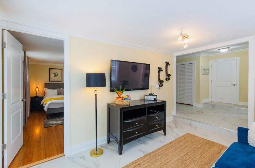 Building Photo - 279 Hach Ln