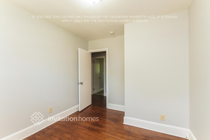 Building Photo - 1318 Lomax Ave