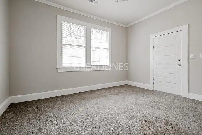 Building Photo - 8 Beechwood Heights