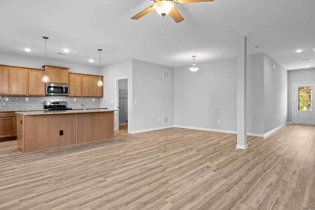 Building Photo - Brand-New 4 Bedroom Home in Beautiful Mary...