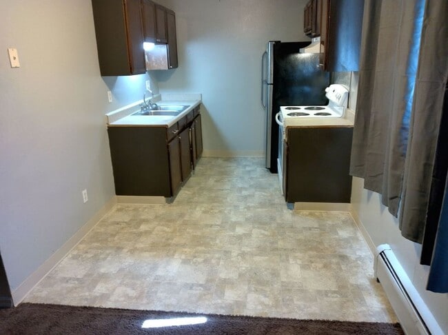 Building Photo - 1941 Clinton St