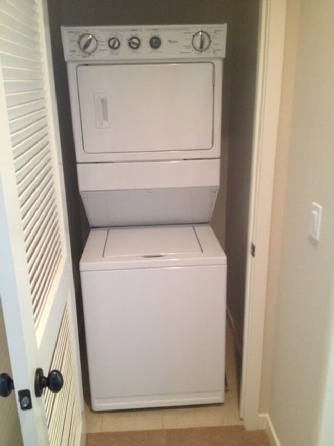 Building Photo - 3 BD/3.5 BA Townhouse in downtown Livermore Station, No Pets