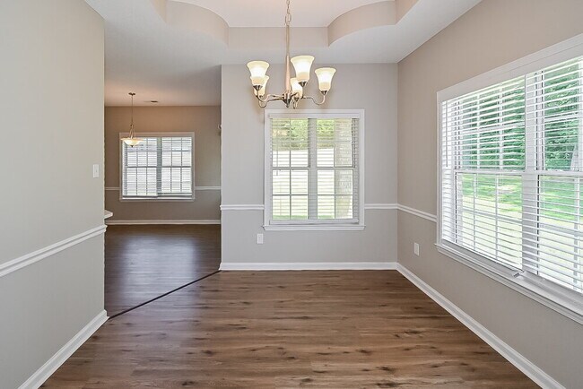 Building Photo - 6044 Kingsview Cove