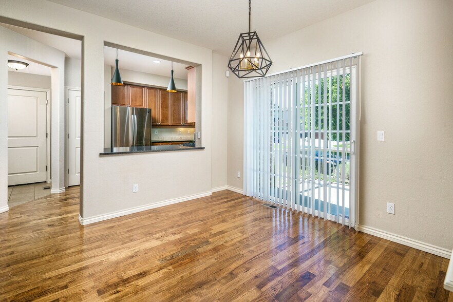 Dining Area- Doors to Patio - 1067 Uinta Way