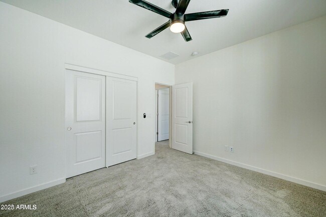 Building Photo - 1717 E Dogwood Ln