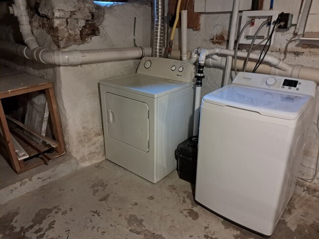 Building Photo - 941 Sargent Ave