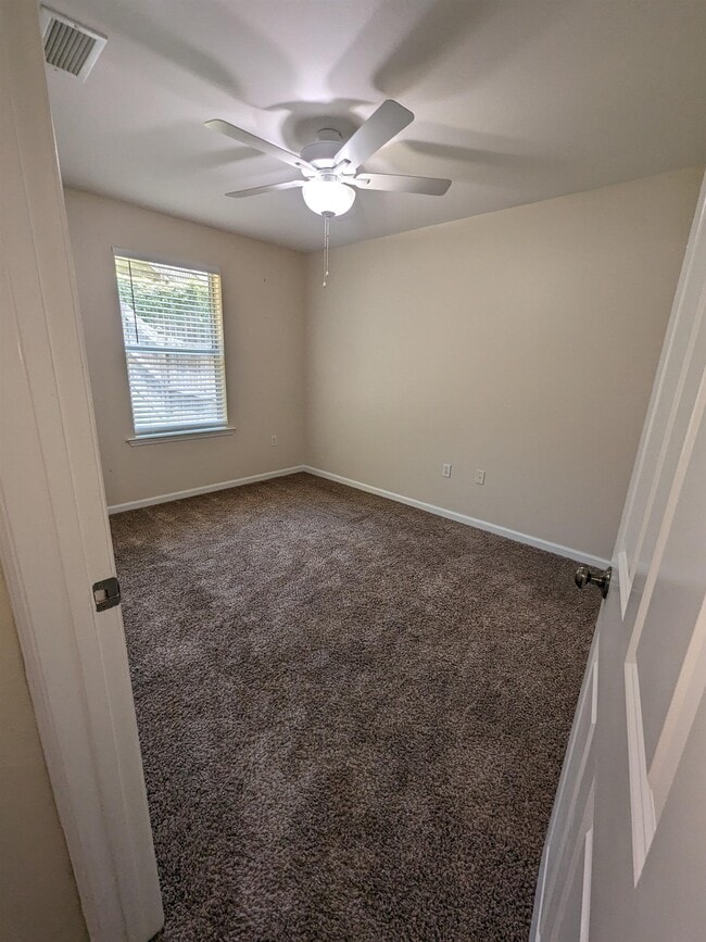 Building Photo - 2410 Quazar Cir