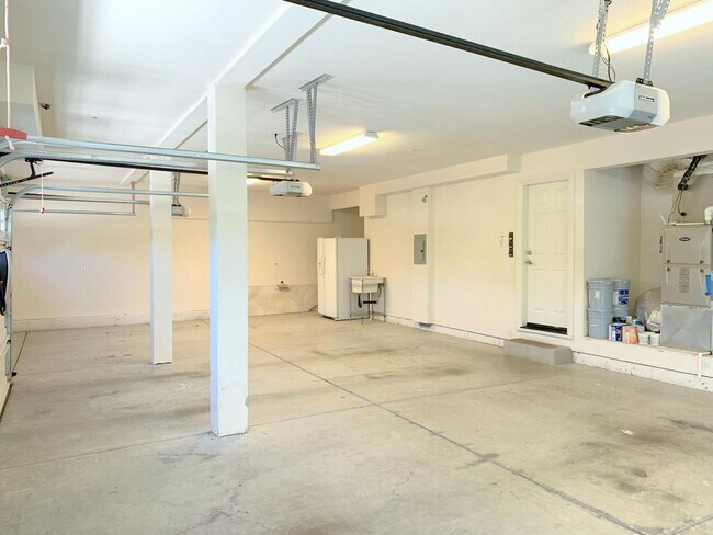 Building Photo - NEW PRICE ! Luxurious & Sought After Home In The Bucolic Hills Of Gated Norris Canyon Estates !