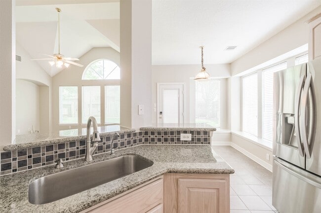 Building Photo - 5911 Brook Bend Dr