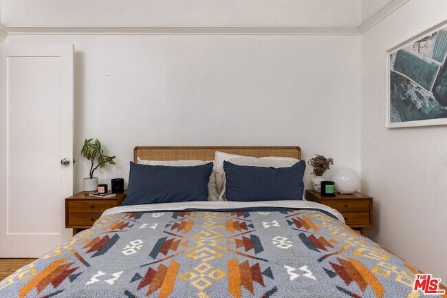 Building Photo - 3438 4th Ave