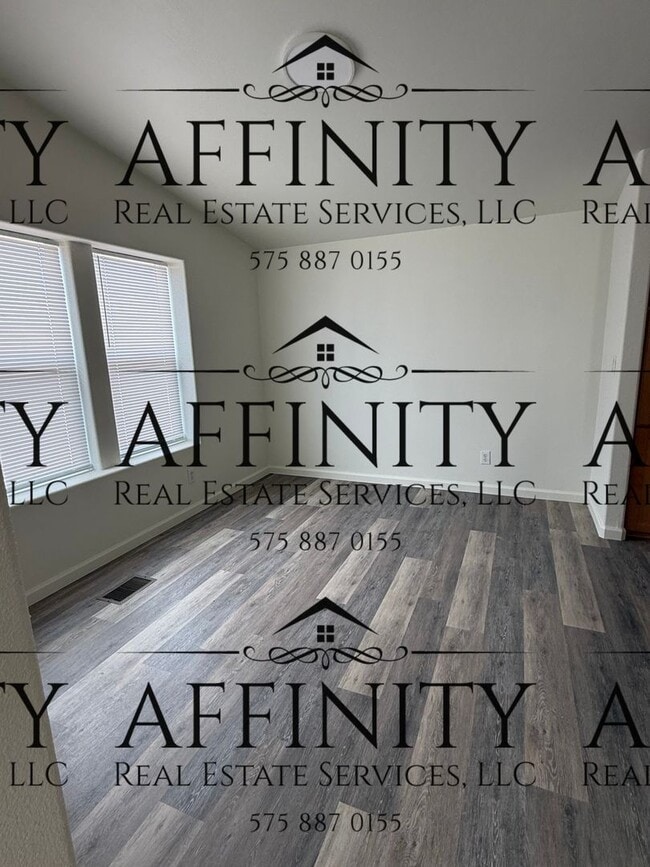 Building Photo - Three bedroom home