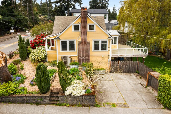 Building Photo - 8502 15th Ave NE