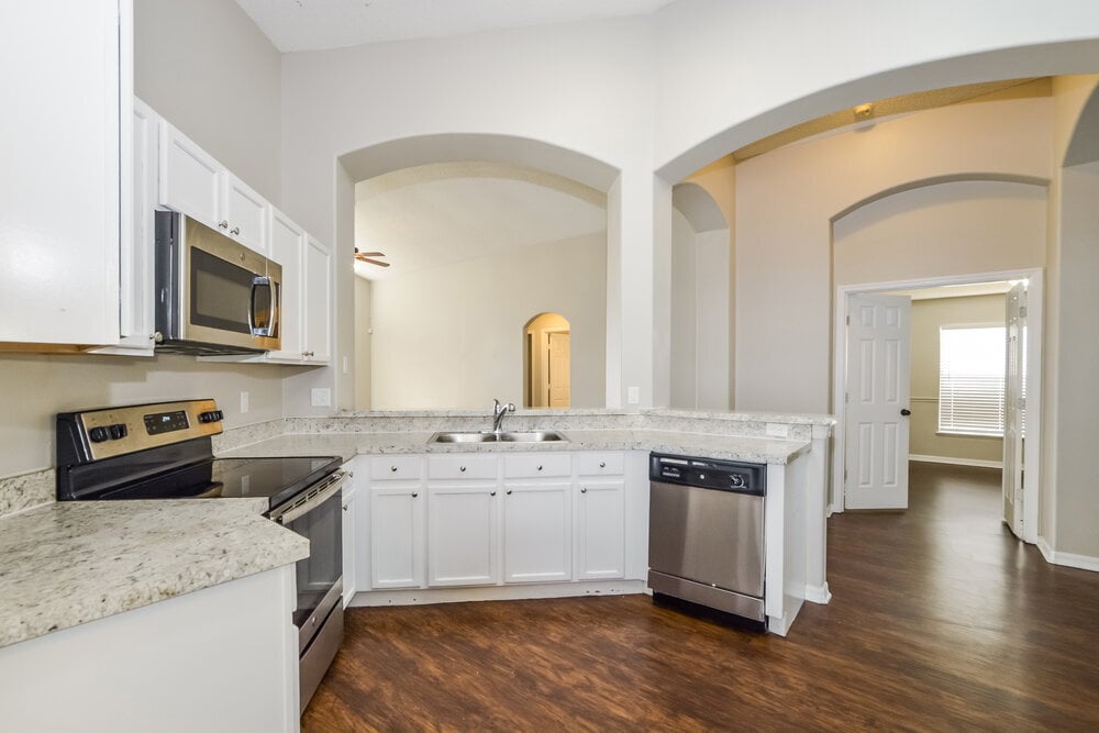 Building Photo - 4056 Forest Island Dr