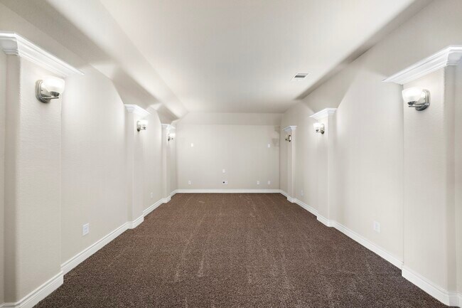 Building Photo - 8530 San Juanico St