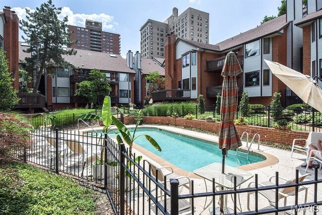 Building Photo - 4444 Lindell Blvd