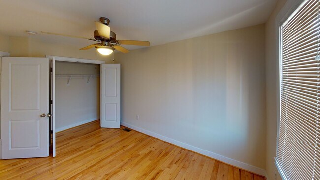Building Photo - 3027 Park Ave