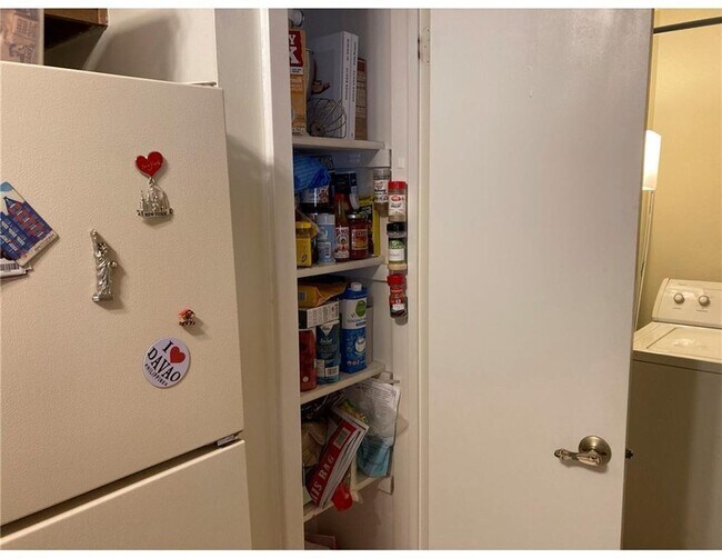 Building Photo - 806 W 24th St