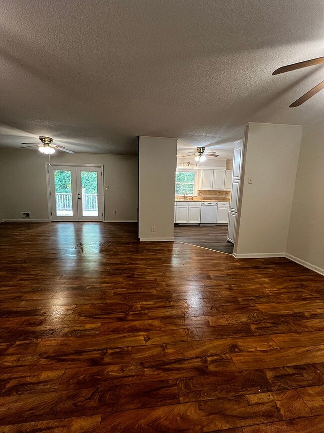 Building Photo - 109 Calton Dr