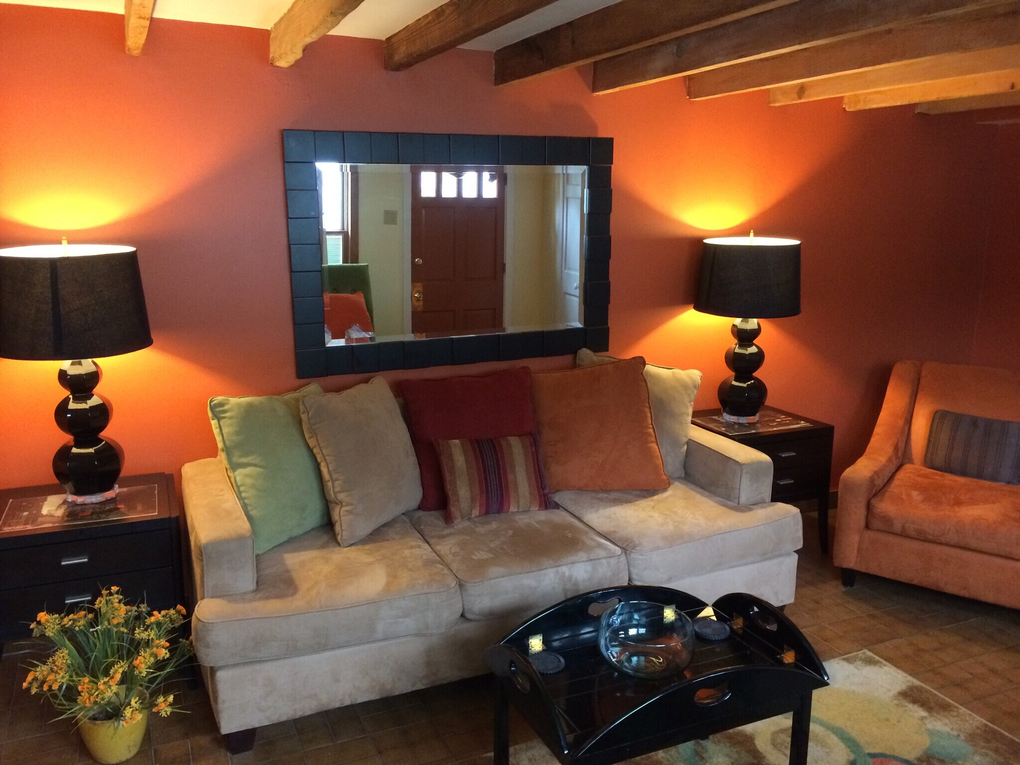 EXPOSED BEAMS - 400 Millaudon St