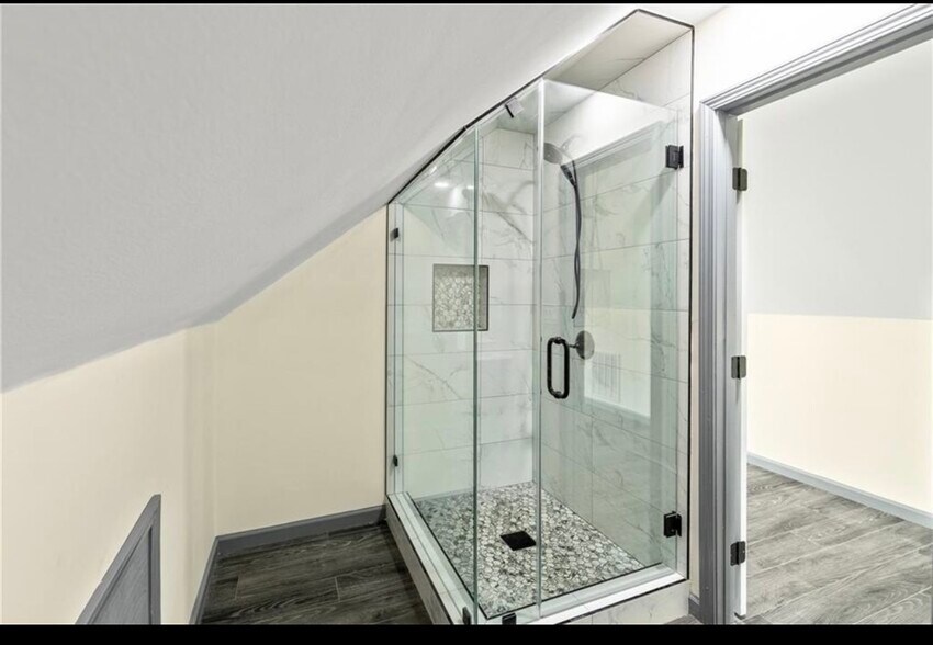 Building Photo - 4878 Youngs Mill Rd