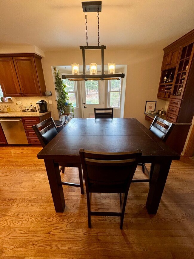 Building Photo - Beautiful home in Black Forest on 2.5 acres
