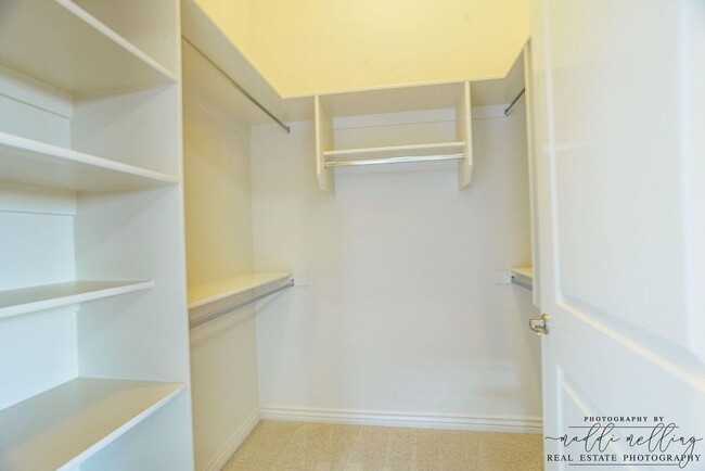 Building Photo - Crescent Heights Home: 55+ Community