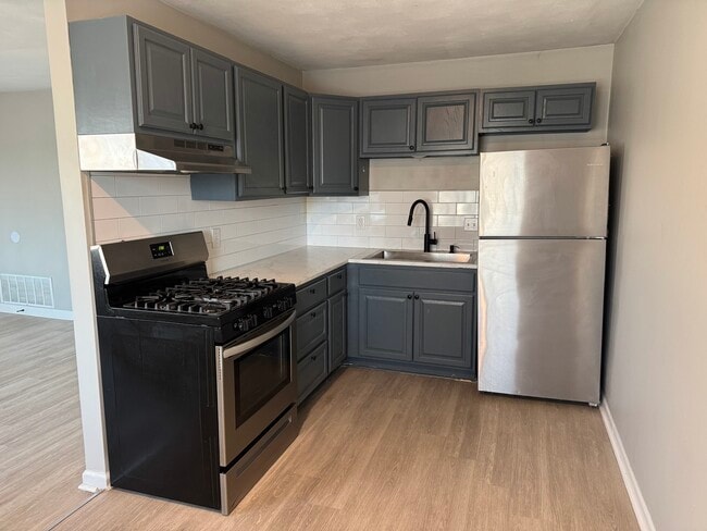 Building Photo - 3240 Heatherton Dr