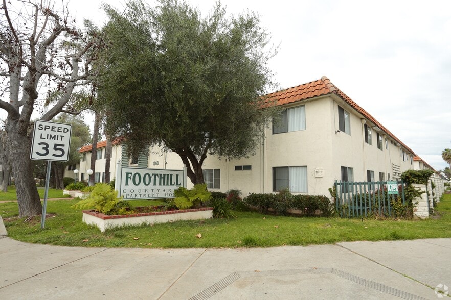 Primary Photo - Foothill Courtyards