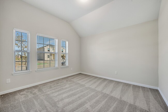 Building Photo - 2810 Woodbrook Dr