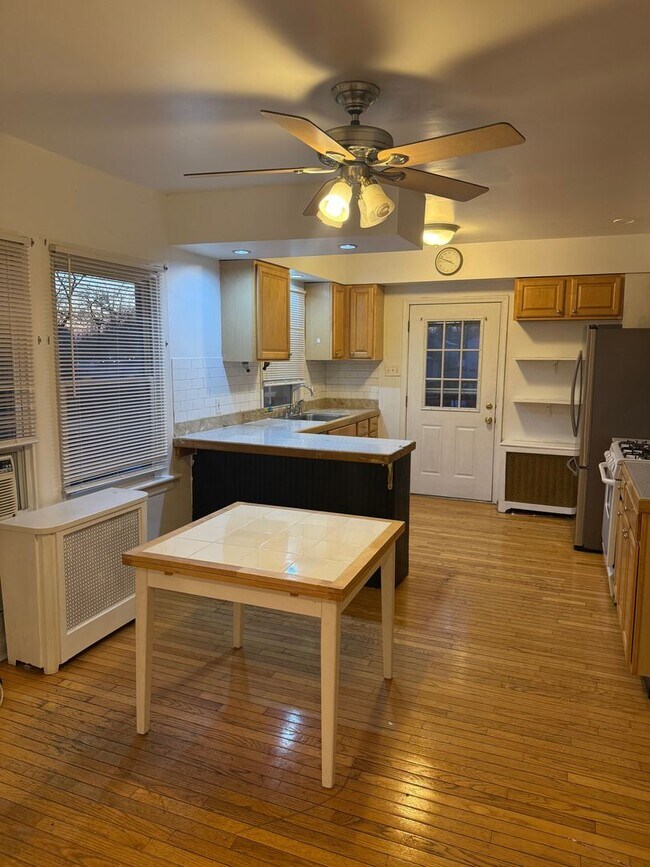 Building Photo - High_1368