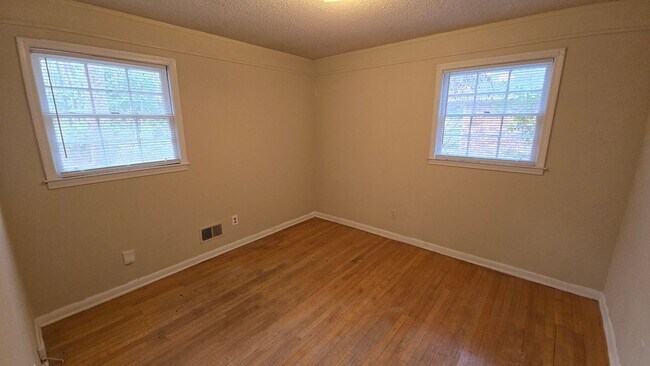 Building Photo - Southeast Columbia