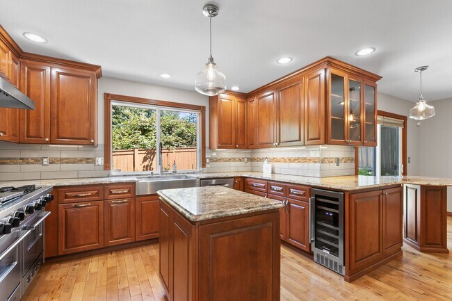 Building Photo - 3Bd/3Ba Seattle House