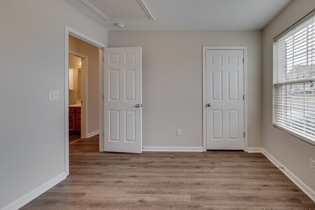 Building Photo - 2609 Jordan Ridge Dr