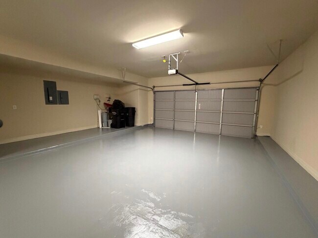 Building Photo - 5423 Lachlan Springs Ln