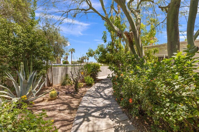Building Photo - 74085 Mockingbird Trail