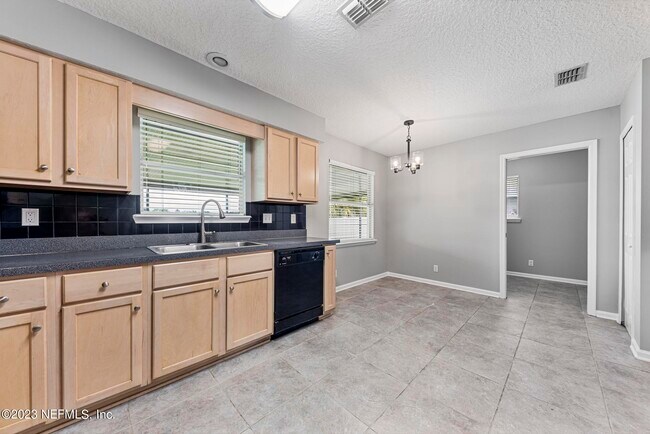 Building Photo - 13021 Chets Creek Dr S