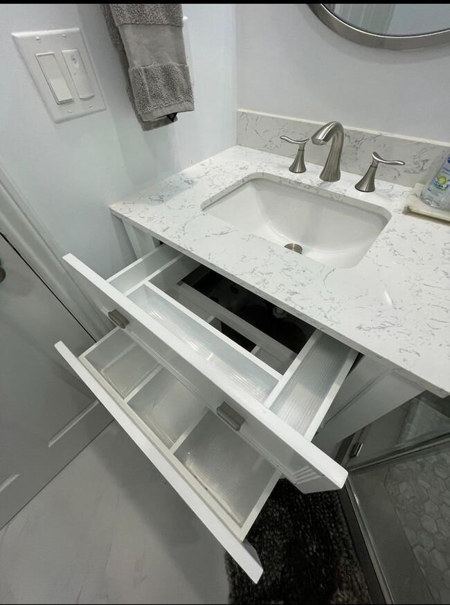 Building Photo - Remodeled 1-Bedroom ADU with All Utilities Included in Pacoima!