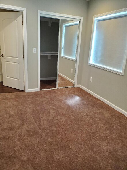 Bedroom - 8023 Genesta Ave