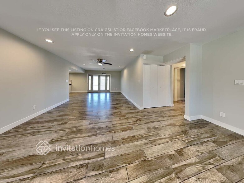 Building Photo - 2136 E Broadmor Dr