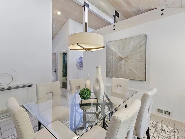 Building Photo - BRIGHT & AIRY HOME IN EXCLUSIVE ENCLAVE SPRAWLING, PRIVATE CULDESAC PROPERTY