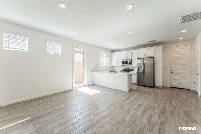 Building Photo - Charming 1BR Condo in San Tan Valley (Util...