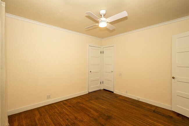 Building Photo - Warm & Welcoming Home Near Melrose with Room to Live, Work & Create
