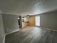 Building Photo - 5850 Century Oaks Dr