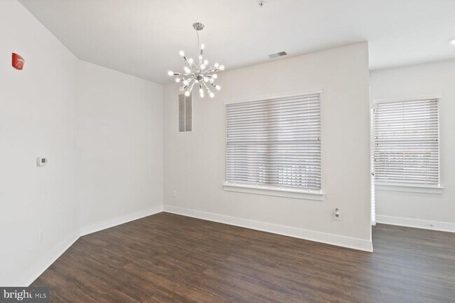 Building Photo - 2907 Bleeker St