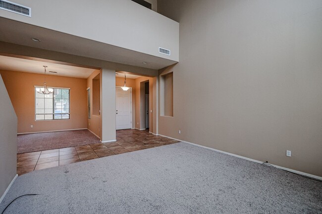 Building Photo - COMING SOON !! Spacious 4 Bed, 2.5 Bath 2 Story Home in Shadow Ridge Community/ Chandler